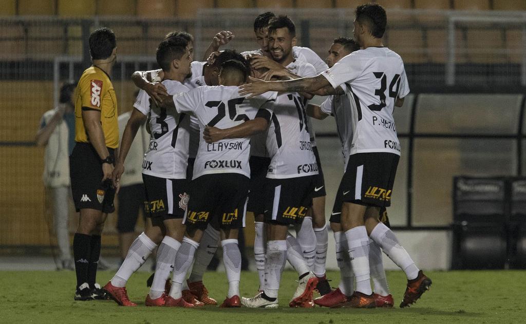 GUARANI LANÇA CAMISA 3 A Topper lançou na sexta-feira (19) a camisa número 3 do Guarani, em um evento realizado na sede do clube, em Campinas.