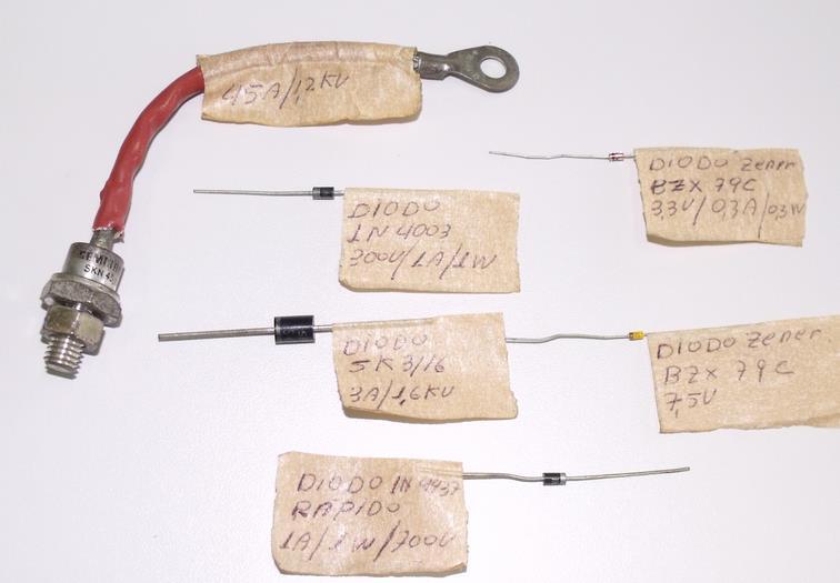 Alguns diodos: SKN 45-45 A, 1200 V - R$ 33 a R$ 45 1N4003 1 A,