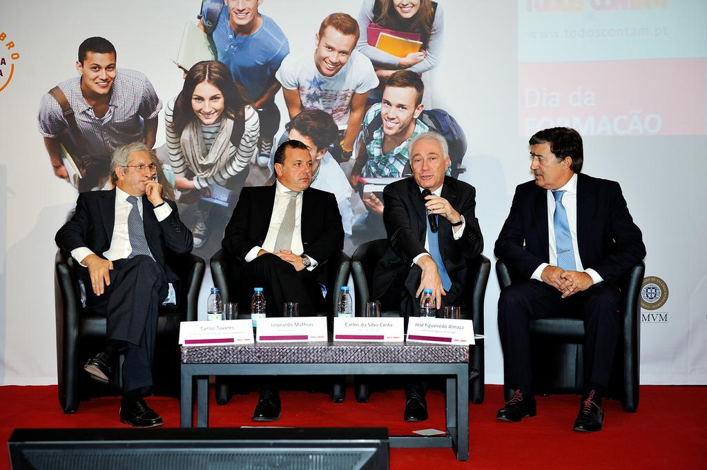 Conferência do Dia da Formação Financeira Na abertura da conferência do Dia da Formação Financeira 2014, o Presidente da Câmara Municipal de Évora, Dr.