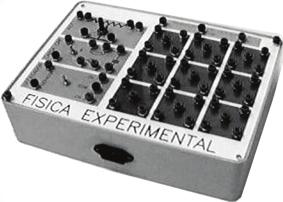 .1 Caixa de montagens experimentais (Protoboard) Todos os circuitos elétricos experimentais serão montados em uma caixa universal de montagens.