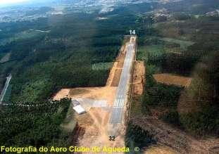 Transporte Aéreo / Infraestruturas Aeroportuárias O Aeródromo do Casarão está dotado de algumas infraestruturas de apoio para a prática da aviação de recreio e tem como função principal servir de