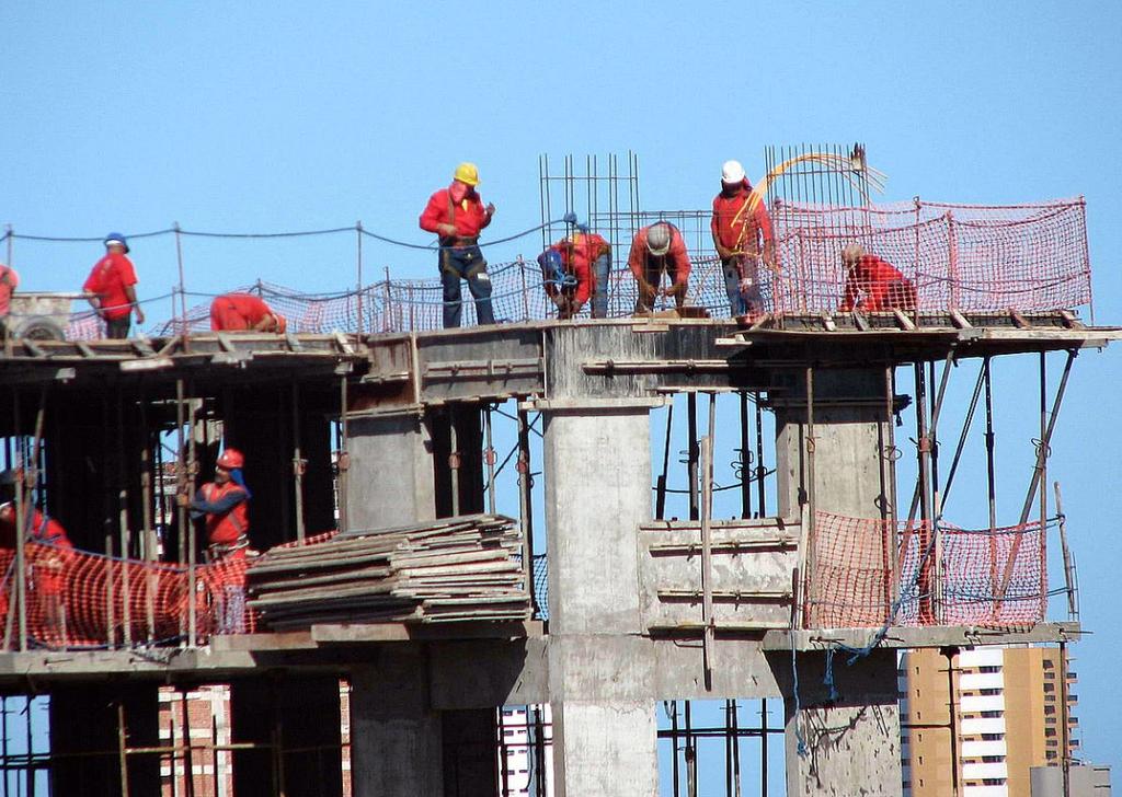 Cenário 1: Canteiro de obra (Tendencial) Pré-fabricado nos atuais nichos de mercado Cenário Tendencial (Normativo) O futuro será como é hoje Manutenção dos usos atuais do pré-fabricado de concreto