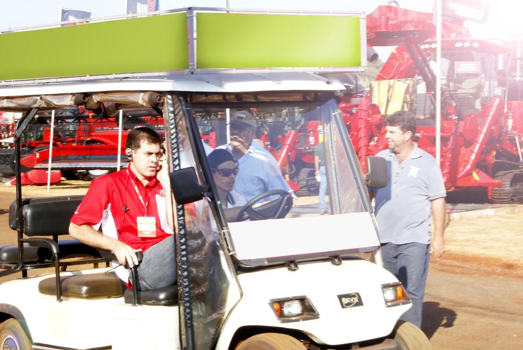 TESTEIRA DE CARRINHOS ELÉTRICOS - VISITANTES Sua marca aqui! Descritivo: Patrocínio somente da testeira dos carrinhos elétricos do evento.