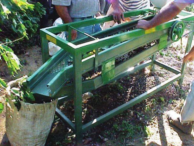 Infraestrutura Mínima para Produção de Café com Qualidade Considerando quatro balaios de café como a produtividade diária média dos colhedores, usando a abanação por peneiras, essa produtividade