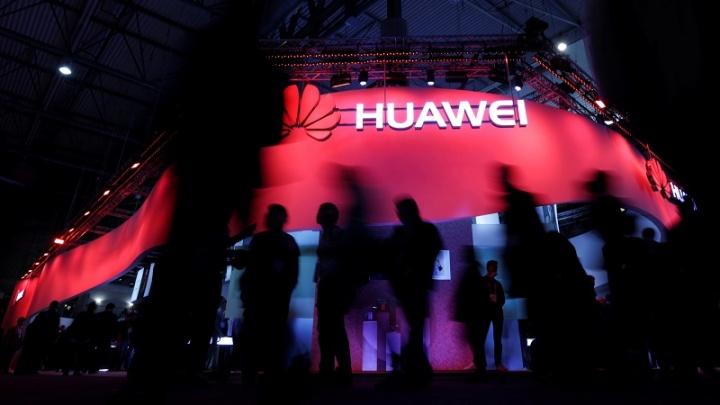 Governo dos Estados Unidos em guerra com marcas chinesas Date : 17 de Fevereiro de 2018 Depois de se destacar em vários mercados a nível global, a Huawei está a tentar inserir a sua linha de