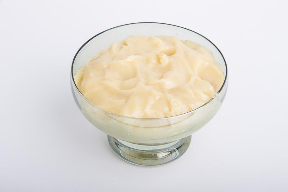 11 Recheio creme condensado DURABILIDADE: ATÉ 20 DIAS RENDIMENTO: 600 G Ingredientes 1 lata de leite condensado 1 xícara (chá) de creme culinário ou creme de leite 1 colher (sopa) de manteiga sem sal