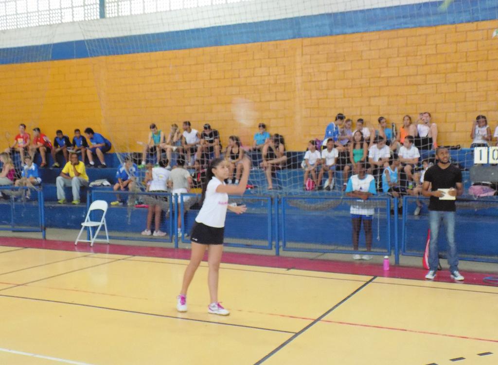 Estudante do Colégio Municipal Espírito Santo, Larissa começou praticar o esporte na Escola Municipal Maria José, no projeto da professora Andrea.