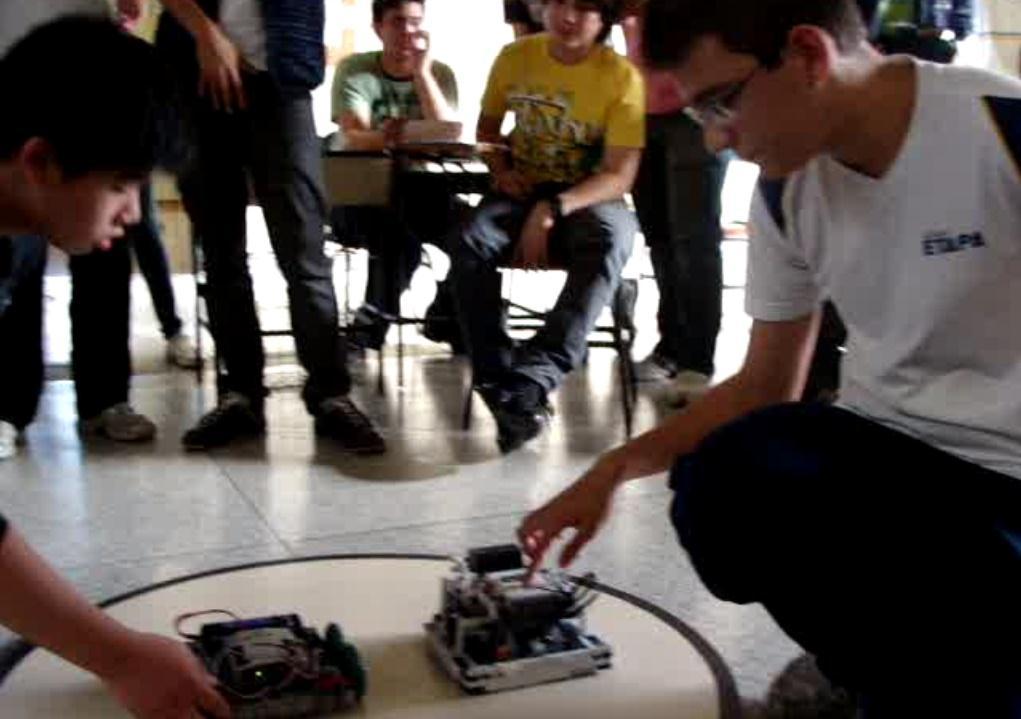 O Torneio Juvenil de Robótica foi criado em 2009, para dar às escolas, às famílias e a todos os ambientes em que se pratica uma forma organizada de educação uma sugestão segura de abordagem
