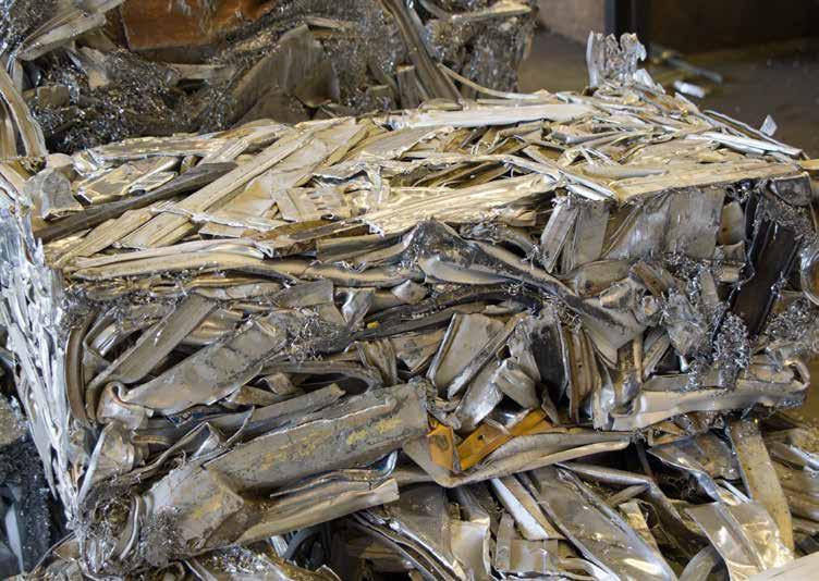 Reciclagem Na Metais, a Metalex é a unidade que recebe sucatas de alumínio do mercado para transformá-las em metal líquido e convertê-las no produto final, o tarugo de alumínio.
