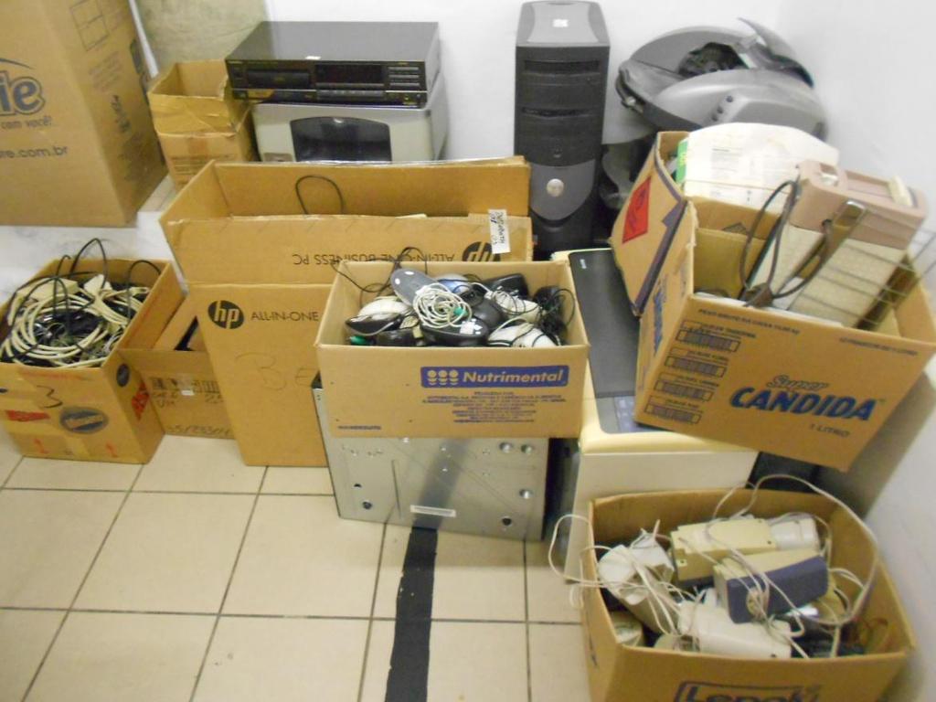 Coleta de Resíduos de Equipamentos Elétricos e Eletrônicos (REEE) Campanhas periódicas de coleta de REEE