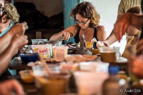 Na parte da tarde, seguiremos para a Comunidade de Campo Alegre, povoado com mais de 80 artesãos, onde visitaremos o pequeno museu comunitário e o galpão