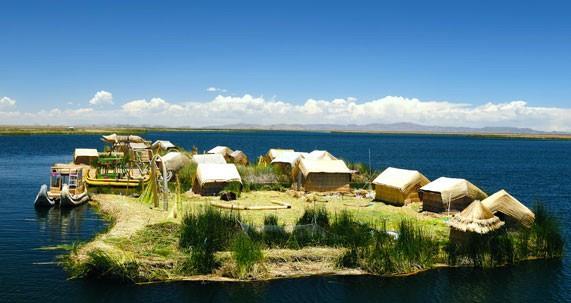 Exemplo de Lagoa de Oxidação Lago Titicaca, Peru O lago Titicaca é um importante ponto turístico entre a divisa do Peru com a Bolívia, estava sendo poluído devido a descida de