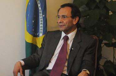 destaque Entrevista com o embaixador do Brasil na China, Valdemar Carneiro Leão Chen Duqing: Testemunhei o processo de