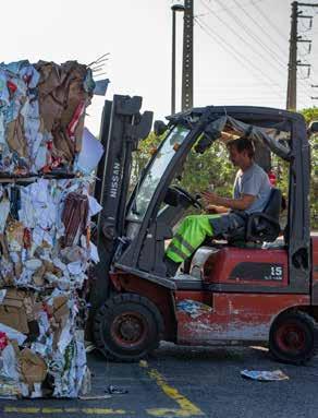 Após produção, os materiais recicláveis triados em todas estas infra-estruturas são retomados para reciclagem directamente através de retomadores ou