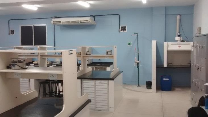 12 Laboratório de Química Geral/Depósito de Reagentes Localizado no Térreo da Faculdade, o laboratório de Química Geral/Depósito de Reagentes atende todos os cursos de Engenharia da Faculdade Estácio