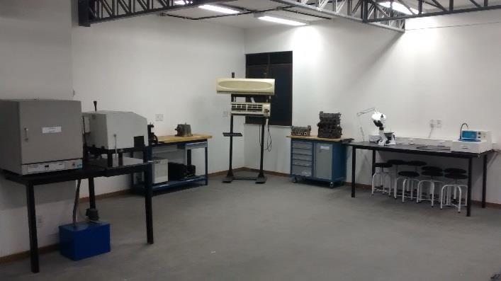 18 Laboratório de Metalografia e Máquinas Térmicas Localizado no Térreo da Faculdade, o laboratório de Metalografia + Processo de Fabricação atende os cursos de Engenharia Mecânica e Eng. Da Produção.