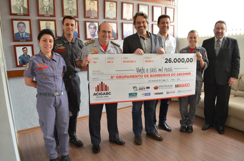 Entrega do cheque simbólico para o Corpo de Bombeiros 09/05/2016 Presidente: Marcus Vinicius P.