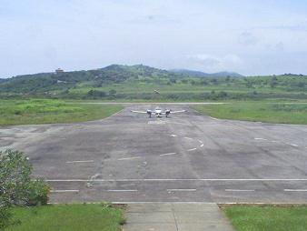 As atividades cargueiras do aeroporto de Cabo Frio atendem principalmente às necessidades provenientes do setor petrolífero localizado no Norte Fluminense, mais especificamente no município de Macaé.