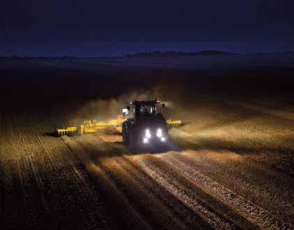 ambientais adequadas. Abaixe as persianas para se proteger do sol. TIRANDO O MÁXIMO PROVEITO DA NOITE A New Holland sabe que quando o sol se põe, o trabalho não para.