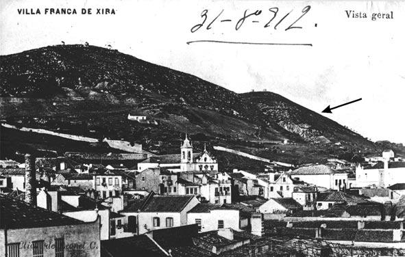A primeira notícia que conhecemos da gruta de Pedra Furada, então apenas remetendo-se para o Monte Gordo, foi transmitida por Fernando de Almeida, em 9 de Fevereiro de 1956, no âmbito de comunicação