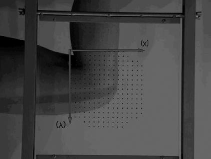 Materiais e Métodos Instrumentação: As imagens radiográficas foram captadas utilizando-se um videofluoroscópio (intensificador de imagens) de marca Aiom Siemens Iconos R100 com um televisor Siemens e