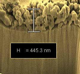 Figura 22 - Micrografia representativa (20.000 x) da espessura do filme formado sobre a superfície cerâmica.