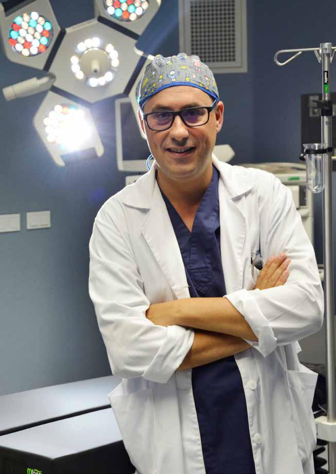FERNANDO MANUEL PINTO DUARTE nasceu no Porto, há 42 anos. Licenciou-se em Medicina Dentária pelo Instituto Superior de Ciências da Saúde do Norte (ISCS-N).