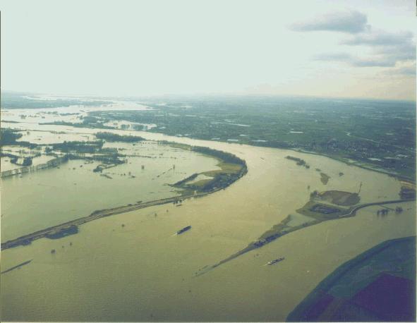 Room for the river: Solução Dar espaço ao rio Reno; Objectivos: Reduzir o risco de