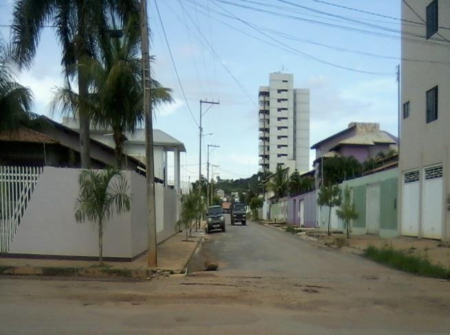 Nas fotos seguintes (figuras 4 e 5), é retratada a cidade de Barreirasque assim como Luís Eduardo Magalhães é marcada por uma intensa complexidade territorial que comporta de um lado uma elite