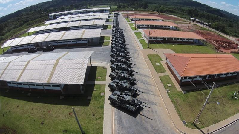 Foto: Relações Públicas do 5º RCC Na América do Sul, somente o Brasil e o Chile possuem carros blindados com alta tecnologia.