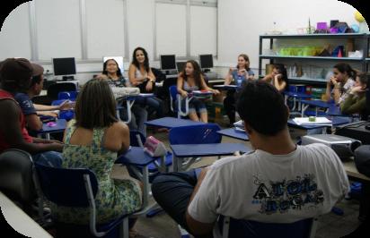 na Contemporaneidade: desafios e possibilidades Sociedade Brasileira d Figura 5 - Reunião do Pibid/Ifes - para discussão sobre as atividades nas escolas Verificamos, neste caso, que a utilização do