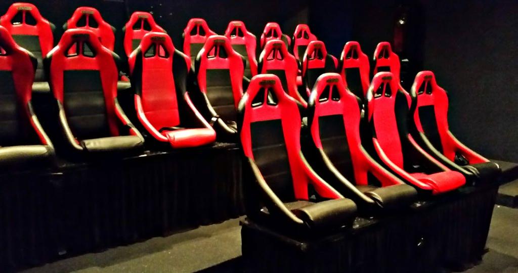 C I N E M A 9 D Cinema 9D No Super Carros Gramado você encontra o Cinema 9D. Através de uma tecnologia de ponta, o usuário senta em uma cadeira que reproduz os movimentos que acontecem no filme.