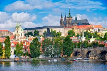 2º DIA 03/08 (sexta) VIENA Depois do pequeno-almoço, saída para os arredores de Viena onde faremos a visita, com guia local, do histórico e esplendoroso palácio de Schonbrunn (também chamado Palácio