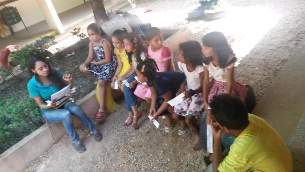 teatro com o tema Alimentação saudável transmitida no pátio da escola, conscientizando as outas turmas e população presente sobre o tema abordado.