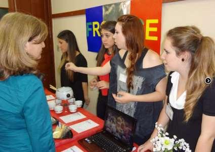 Eventos Além de servirem para integrar alunos, ex-alunos, famílias e escola, os eventos também ajudam os alunos a desenvolverem habilidades que lhes serão sempre úteis, como pesquisar um determinado