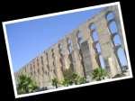 muitos séculos depois, serviram de modelo a outros Ponte-aqueduto sobre o rio Gard, Nîmes,