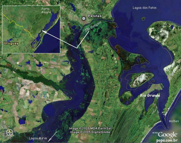 32 Figura 4. 1 Destaque para os canais que ligam a Lagoa dos Patos ao oceano Atlântico e à Lagoa Mirim. A geomorfologia das regiões costeiras é condicionada pelas dinâmicas global e costeira.