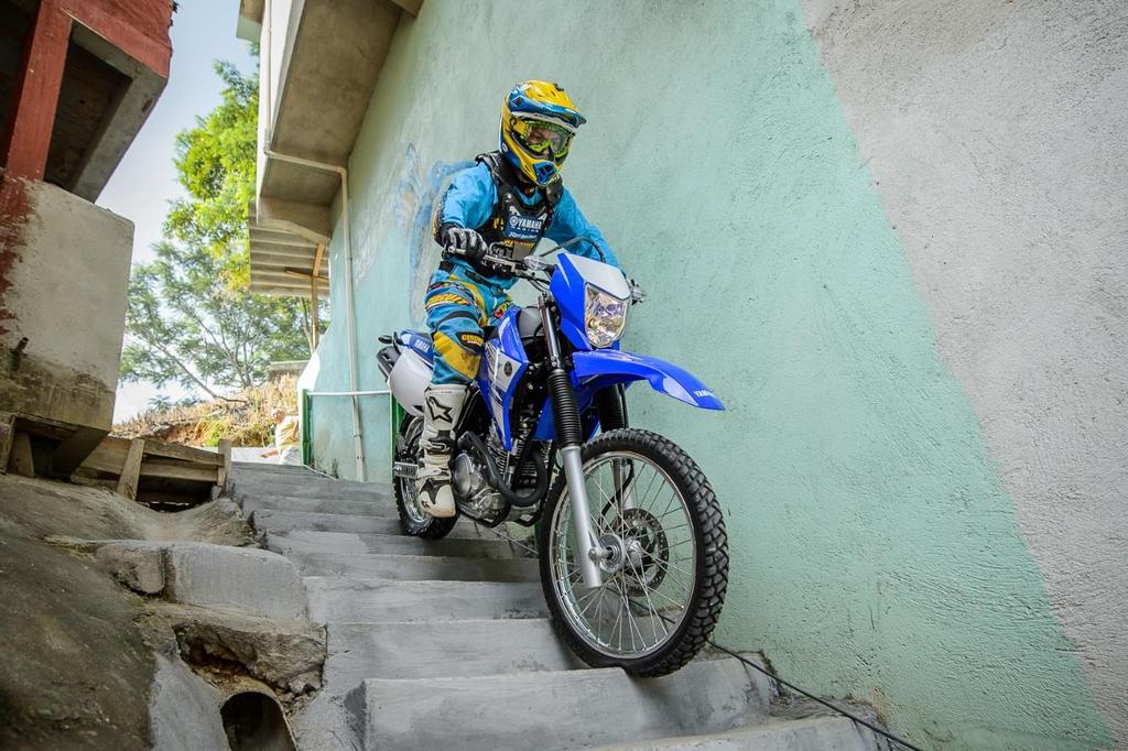 Por fim, não menos importante, Jorge Negretti, a lenda viva do motociclismo brasileiro, segue