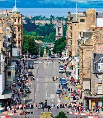 Dia º (Sáb): Londres Chegada a capital britânica, traslado do aeroporto de Heathrow ao hotel e tempo livre para o primeiro contato com a cidade. Acomodação Dia º (Dom): Londres Café da manhã.