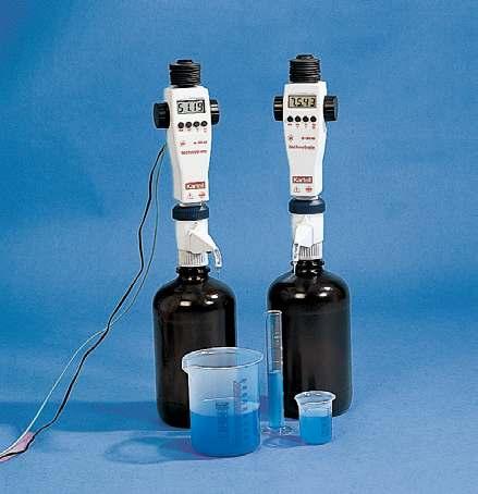 LIQUID HANDLING LIQUID HANDLING LIQUID HANDLING 135 BURETA DIGITAL TECHNOTRATE TECHNOTRATE DIGITAL BURETTE BURETA DIGITAL TECHNOTRATE Technotrate es una bureta digital ideal para realizar