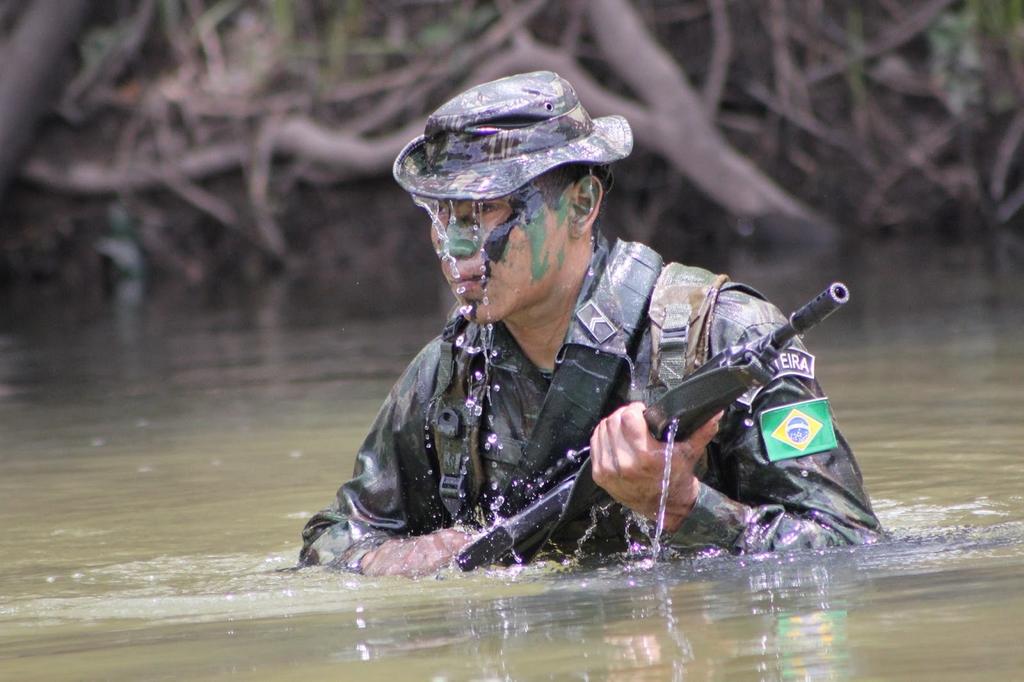 Brasil: Forças Armadas reconhecidas pelo treinamento de guerra na selva O Centro de Instrução de Guerra na Selva (CIGS) já treinou 5.766 guerreiros desde 1966.
