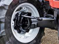 a nova estrutura SuperTurn e um eixo dianteiro oscilante, garantem a estes tractores uma grande capacidade de manobra, mesmo em situações