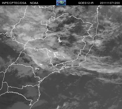 Imagens do satélite GOES-12 canal 4 infravermelho do dia 07 de novembro de 2011 às (a) 00:00 UTC, (b) 06:00 UTC, (c)