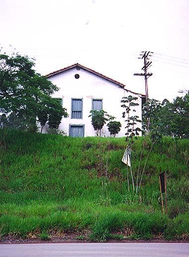 Constituem patrimônio cultural brasileiro os bens de natureza material e imaterial, tomados individualmente ou em conjunto, portadores de referência à identidade, à ação, à memória dos diferentes