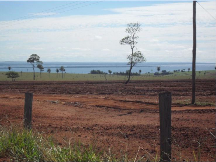 Fica claro a partir das fotos apresentadas acima as configurações espaciais de cada território.