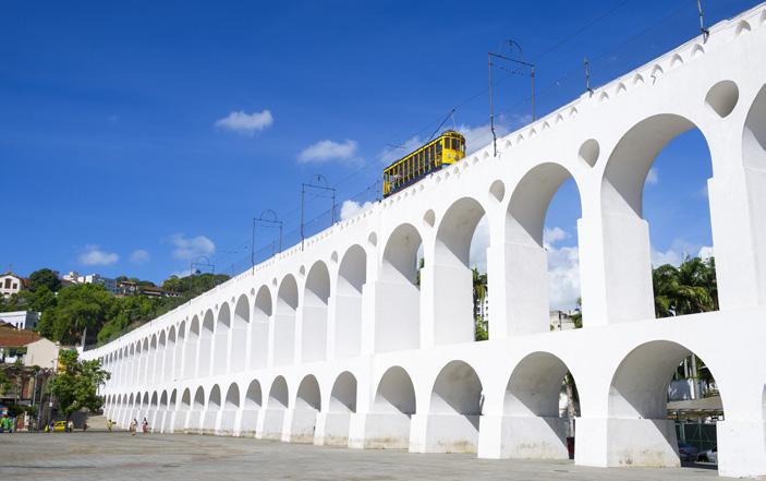 Somente após a migração dos escravos para a nova capital, o Rio de Janeiro, em 1763, é que o Samba começou a se transformar, gradativamente, no que é hoje.