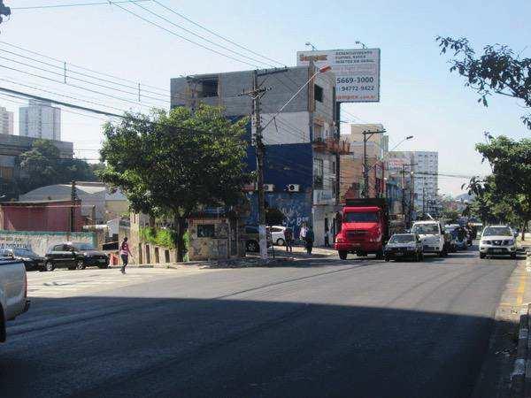 FOTO 06 Vista parcial da Avenida Presidente Kennedy, principal via de acesso ao imóvel, com destaque para os melhoramentos