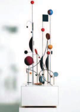 As peças se assemelham aos móbiles do escultor norte-americano Alexander Calder. Ele é consagrado pioneiro, o primeiro que explorou as conquistas tecnológicas na criação de vanguarda brasileira.