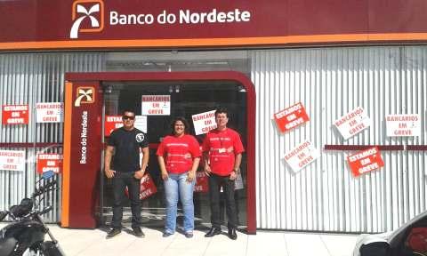 Em um tempo de greve e campanha menor que nos outros anos, os bancos mudaram a proposta duas vezes.