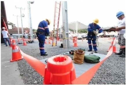 Equipamentos de Proteção Coletiva EPC São medidas que visam à proteção não só de trabalhadores envolvidos com a atividade principal como também à proteção de outros